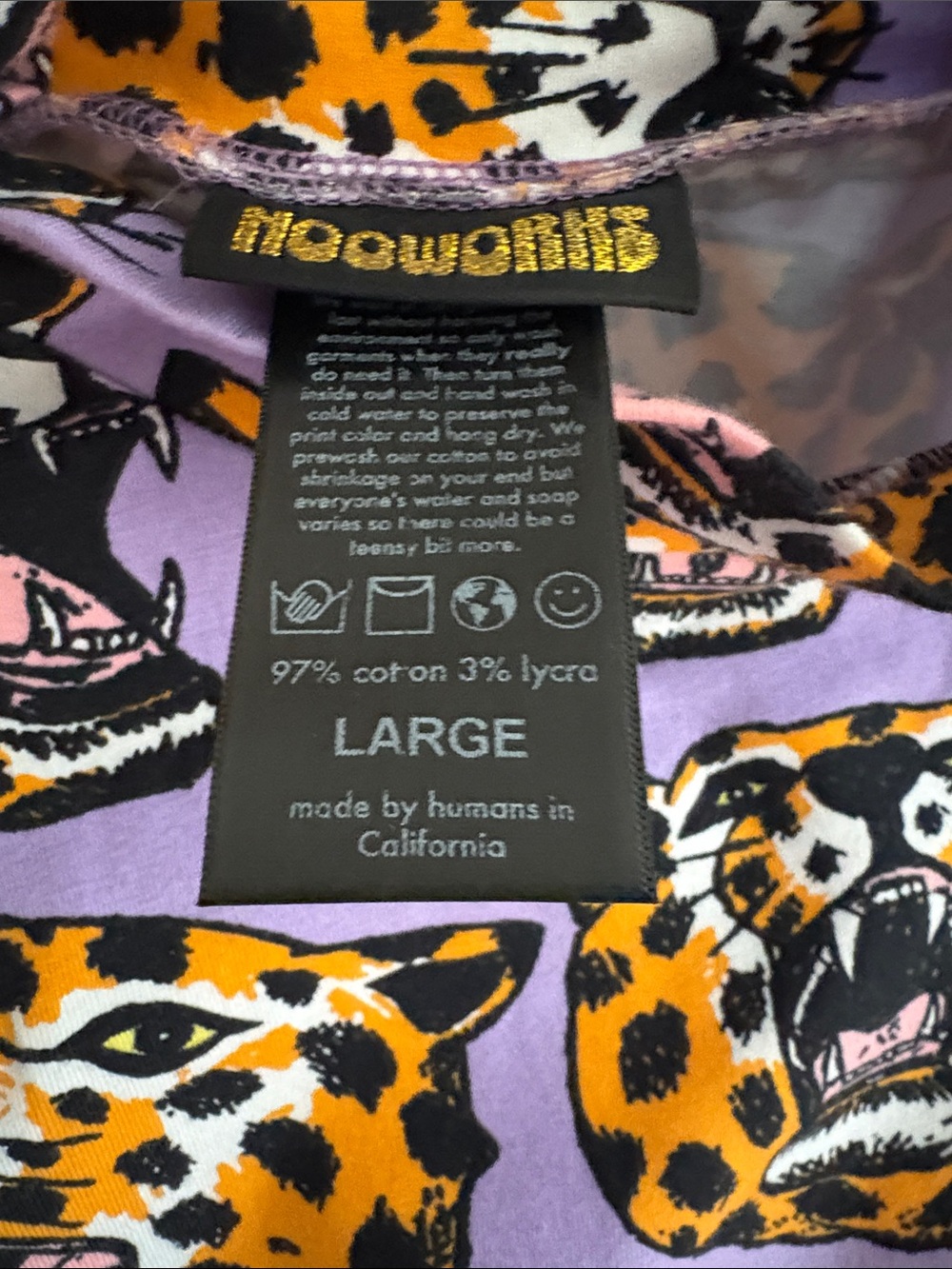 NOOWORKS Cheetah Head Lilac Purple Leopard Mock Neck Tee T-Shirt Large - Picture 2 of 3